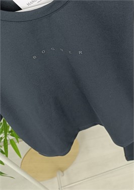 {{productViewItem.photos[photoViewList.activeNavIndex].Alt || productViewItem.photos[photoViewList.activeNavIndex].Description || 'Костюм спортивный'}}