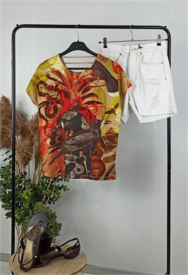 {{productViewItem.photos[photoViewList.activeNavIndex].Alt || productViewItem.photos[photoViewList.activeNavIndex].Description || 'футболка'}}