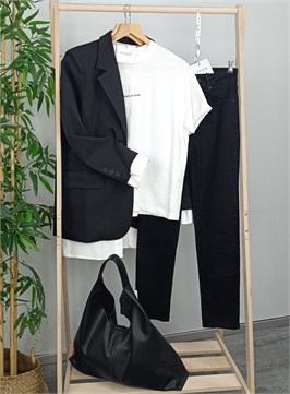 {{productViewItem.photos[photoViewList.activeNavIndex].Alt || productViewItem.photos[photoViewList.activeNavIndex].Description || 'Джинсы MOM SLIM'}}