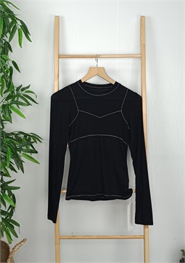 {{productViewItem.photos[photoViewList.activeNavIndex].Alt || productViewItem.photos[photoViewList.activeNavIndex].Description || 'Лонгслив'}}