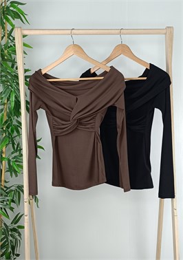 {{productViewItem.photos[photoViewList.activeNavIndex].Alt || productViewItem.photos[photoViewList.activeNavIndex].Description || 'Лонгслив'}}