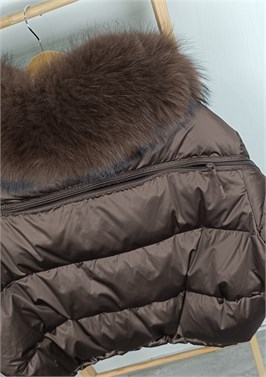 {{productViewItem.photos[photoViewList.activeNavIndex].Alt || productViewItem.photos[photoViewList.activeNavIndex].Description || 'Куртка'}}