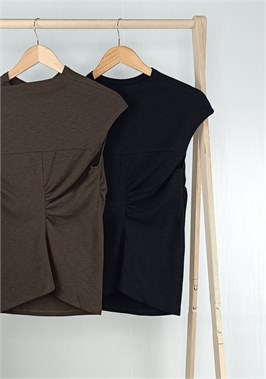 {{productViewItem.photos[photoViewList.activeNavIndex].Alt || productViewItem.photos[photoViewList.activeNavIndex].Description || 'Джемпер'}}