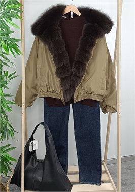 {{productViewItem.photos[photoViewList.activeNavIndex].Alt || productViewItem.photos[photoViewList.activeNavIndex].Description || 'Джинсы Mom Slim'}}